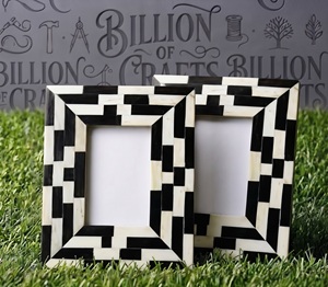 Marco de Fotos Hecho a Mano con Incrustaciones de Cuerno y Hueso, Diseño a Cuadros Blanco y Negro, Vertical Rectangular - Product Image 1