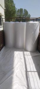 Tissu non tissé médical en PP spunbond industriel, rouleau de 30 GSM, matériau pour le visage, pour la production de vêtements de protection hospitaliers - Product Image 4