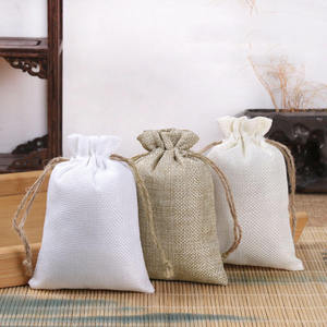 Pochettes cadeaux en jute avec logo personnalisé – Sacs cadeaux en fibres naturelles pour la promotion de la marque et les usages promotionnels - Product Image 5
