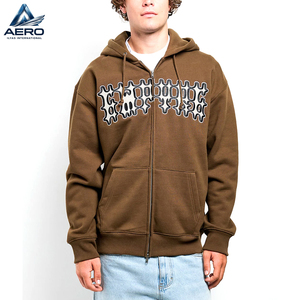 Sweat à capuche zippé personnalisé pour homme, en molleton épais, avec patchwork chenille et motif graphique de lettres sur la poitrine - Product Image 1