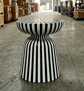 Table d'appoint moderne en métal rose et noir à rayures, tabouret d'appoint en alliage, table basse tendance pour salon, meubles personnalisables en gros - Product Image 5