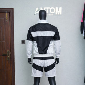 ชุดเซ็ตเสื้อแจ็คเก็ตซิปและกางเกงขาสั้นกันลมพิมพ์โลโก้ตามสั่ง 2 ชิ้น สีตัดต่อ ชุดเซ็ตกางเกงขาสั้นกันลมสำหรับผู้ชาย - Product Image 3