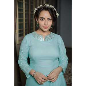 Ensemble de costume en chiffon turquoise avec décolleté Gotta, disponible en taille XS - Product Image 2