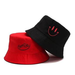 Chapeau Bob Unisexe en Coton Rouge et Noir avec Broderie Sourire – Décontracté Printemps-Été – Taille Adulte 56-58CM - Product Image 1