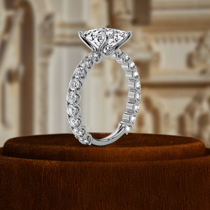 แหวนหมั้นเพชรแล็บโกรว์ 1.5 กะรัต ทรงปรินเซสคัท ตัวเรือนทองคำขาว 14K ประดับเพชรแบบหนามเตย ดีไซน์มินิมอล สำหรับผู้หญิง ได้รับการรับรองจาก IGI - Product Image 1