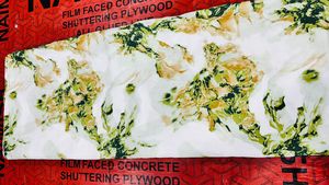 Le Souvenirs Multicolore – Tissu Popeline Peignée 100% Coton Imprimé, Biologique, Écologique, Respirant, Léger et Absorbant l'Humidité - Product Image 4