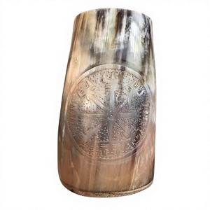 Chope à bière viking en corne de bœuf naturelle - Durable et écologique, cadeau d'anniversaire avec couvercle en bambou pour une utilisation en extérieur - Product Image 4