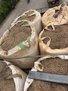 Granulés de bois de qualité export – Combustible biomasse à combustion propre pour le chauffage et les centrales électriques, avec une taille et une qualité uniformes - Product Image 6