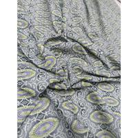 Tissu en polycoton de qualité export avec impressions numériques résistantes à la décoloration pour vêtements de mode, disponible à la vente