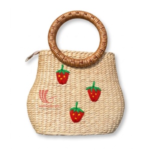 Sac cabas en paille avec fraises brodées, poignée ronde, style bohème, sac à main de plage léger pour femme - Product Image 1