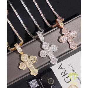 จี้รูปกางเขนประดับเพชรโมอิสซาไนต์ทรงบาแกตต์แบบ Iced Out ทำจากเงินแท้ 925 พร้อมดีไซน์หรูหราสไตล์ฮิปฮอป - Product Image 1