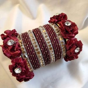 Brazalete Elegante de Moda para Mujer, en Acero Inoxidable Tono Dorado, Colores, Tamaños y Diseños Personalizados para Bodas, Fiestas y Eventos Tradicionales - Product Image 3