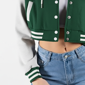 Chaqueta Varsity Unisex con Cuello Redondo, Resistente al Viento, Verde y Blanca, Diseño Nuevo, Logotipo Impreso en la Parte Delantera, Tejido de Alta Calidad, Venta al Por Mayor, MOQ Bajo - Product Image 4