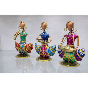 Figurines de Musiciens en Métal Artisanales - Vase de Table Art Déco Mobile et Multifonctionnel pour les Célébrations de Diwali, Mariages et Pâques - Product Image 3