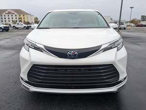 Toyota Sienna XLE Clásica Usada 2023 - Product Image 3