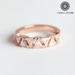 แหวนหมั้นผู้หญิง Charm_Jewells เงินแท้ทรงสามเหลี่ยมประดับเพชรโมอิสซาไนต์ทรงเรขาคณิต ตัวเรือนแบบหนามเตย รับรองโดย IGI สไตล์คลาสสิก น้ำหนัก 3 กรัม - Product Image 6