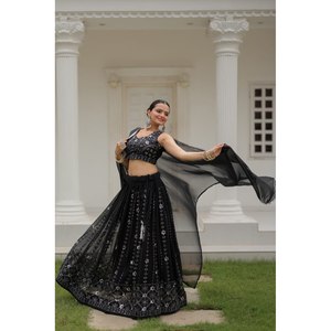 Trabajo de bordado Georgette estilo indio y pakistaní Lehenga Choli con Dupatta atractivo y elegante - Product Image 4