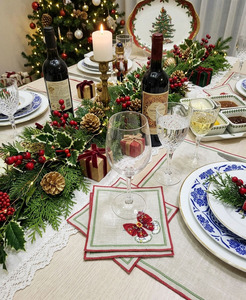 Venta al por mayor personalizado bordado moderno cóctel servilletas Lazo Rojo Navidad Lino natural rojo verde borde posavasos para el hogar bares - Product Image 4