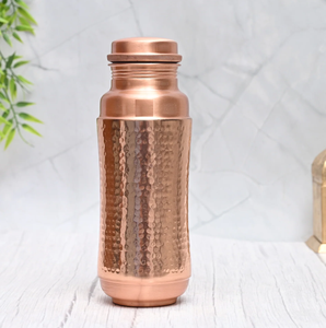 Bouteille d'eau en cuivre pour le yoga, la gym et les voyages, bouteille en cuivre personnalisée, luxe moderne, haute qualité, avec couvercle - Product Image 1