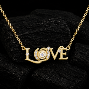 Collier en or massif 14 carats avec diamant de laboratoire taille ronde et pendentif lettre LOVE en grappe, bijoux fins, cadeaux romantiques, vente en gros directe usine - Product Image 1
