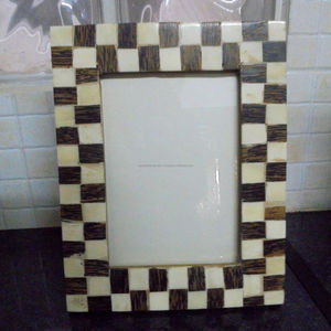 Fabricante y Exportador de Marcos de Fotos Decorativos para el Hogar con Incrustaciones de Hueso y Resina Ósea Hechos a Mano - Product Image 4