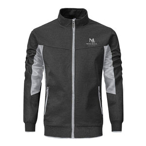 Ensemble de survêtement tendance pour homme avec un design élégant, une matière douce et respirante, parfait pour une utilisation décontractée - Product Image 3