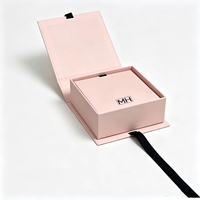 Boîte à bijoux magnétique rose mat en matériaux recyclés écologiques avec logo MH personnalisé, boîte cadeau en papier rigide pour collier et boucles d'oreilles