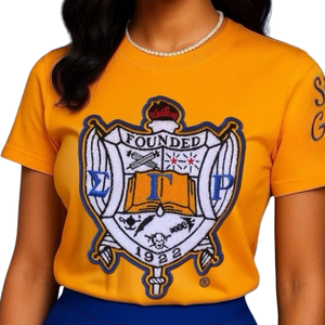 เสื้อยืด Sigma Gamma Rho Shield Chenille สำหรับผู้หญิง ปักลายตราสัญลักษณ์สีทอง ผ้าคอตตอนผสม แขนสั้น สวมใส่สบาย ทรงสวยทันสมัย - Product Image 3