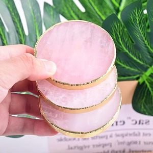 Juego de posavasos de resina rosa estilo mármol para exhibir, regalar y entretener invitados, decoración elegante y lujosa para la mesa del hogar, para usar con café o té. - Product Image 5