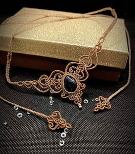 Collar de Macramé Marrón Hecho a Mano con Colgante Ovalado de Ónix Negro, Joyería Boho con Piedras Preciosas, Venta al Por Mayor - Product Image 2