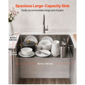 Lavello da cucina sottopiano a vasca singola da 33 pollici in acciaio inossidabile, stile rustico, con trattamento superficiale Nano e accessori a bordo vasca - Product Image 2