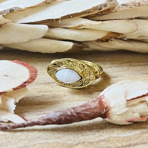 Anillo de Moda Vintage con Piedra Lunar, Diseño Tribal de Hoja Botánica, de Latón Chapado en Oro, con Forma Marquesa, Anillo de Declaración, Venta al por Mayor - Product Image 5