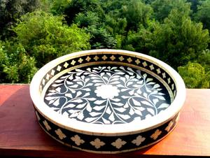 Plateau de service en os incrusté, fabriqué en Inde, pour thé, café, collations, plateau décoratif en bois fait main, disponible à la vente - Product Image 3