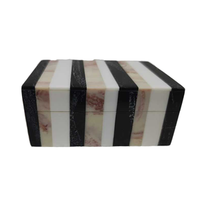 Decoración de joyero de resina en blanco y negro/caja artesanal hecha en India - Product Image 1