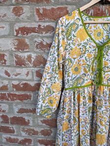 Vestido maxi indio con estampado floral, de algodón y gasa, con bordado y borlas, cuello en V, manga larga, para mujer. - Product Image 6