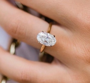 Anillo de diamantes solitario de corte ovalado clásico, elaborado en oro macizo, estilo llamativo, joyería de aniversario para mujer, recuerdo precioso. - Product Image 4