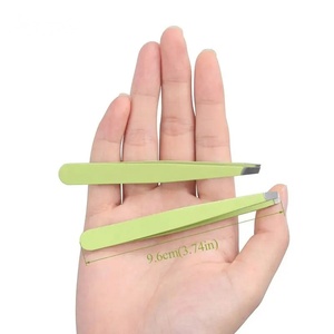 Pince à épiler antistatique Ryzer Studio à pointe incurvée moderne, en acier inoxydable durable, design pointu pour une mise en forme précise - Product Image 4