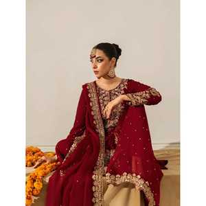 Ensemble de costume de soirée pour femmes avec travail de séquence brodée, design élégant et codé - Product Image 4