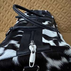 Sac de voyage en cuir pleine fleur avec poils de vache, fait main, tendance, fermeture éclair, portable, multifonction, unisexe LHDB-0066 - Product Image 6