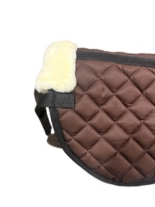 Almohadilla Premium Acolchada para Silla de Montar de Caballo con Borde de Felpa Sintética, Amortiguadora de Impactos, Antideslizante, Correctora Ecuestre para Montar - Product Image 6