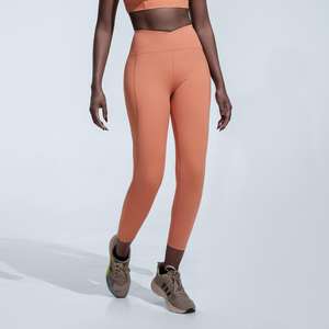 Conjunto Deportivo Ligero y Transpirable para Mujer, Top Corto con Tirantes Anchos, Leggings con Cintura en V, Traje para Yoga, Pilates y Entrenamiento - Product Image 4