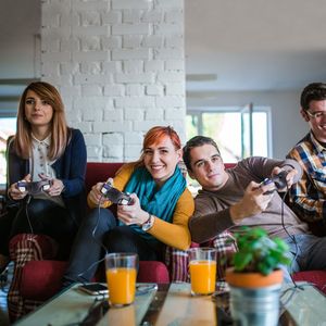 คอนโทรลเลอร์เกมแบบมีสายสำหรับ Nintendo Wii รองรับการใช้งานกับ Gamecube - Product Image 2