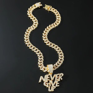 Collar con Colgante de Moissanita Chapado en Oro de 22K, Diseño 'Never Give Up', Cadena Cubana Estilo Hip Hop - Product Image 5