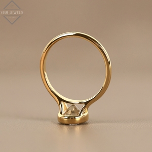 Elegante Anillo de Diamantes con Bisel Ovalado en Oro Amarillo, Joyería de Compromiso Solitario para Mujer, Regalo de Aniversario Nupcial - Product Image 3