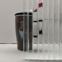 Verre cannelé diffuseur de lumière disponible en OEM, épaisseur personnalisée, certifié SGCC pour systèmes de portes coulissantes