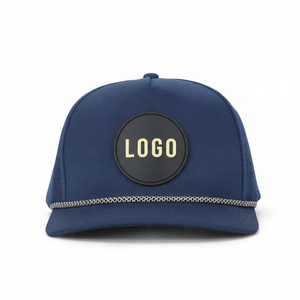 Gorra de Béisbol Snapback OEM ODM Personalizada de 5 Paneles con Orificios Cortados a Láser, Logotipo de Silicona Estructurada y Visera Plana - Product Image 1