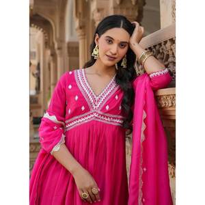 Belle fête porter haut-bas et Dupatta ensemble taille XL look élégant - Product Image 3