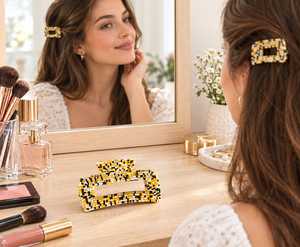 Pince à cheveux artisanale à carreaux orange et blancs ornée de perles de rocaille et de perles de verre, accessoires pour cheveux pour femmes - Product Image 3