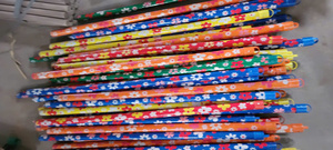 Mango de Escoba de Madera de 70 CM con Diseño Floral de PVC, para Uso Doméstico, Impermeable, Ecológico, de la Mejor Calidad, Hecho en Vietnam - Product Image 2