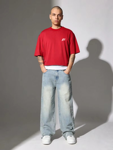 เสื้อยืดทรงบ็อกซี่ผู้ชายแบบโอเวอร์ไซส์ ไหล่ตก สไตล์สตรีทแวร์ ผ้าฝ้าย 100% ทรงหลวม พิมพ์โลโก้ตามสั่ง ขายส่งในสหรัฐอเมริกา B2B - Product Image 1